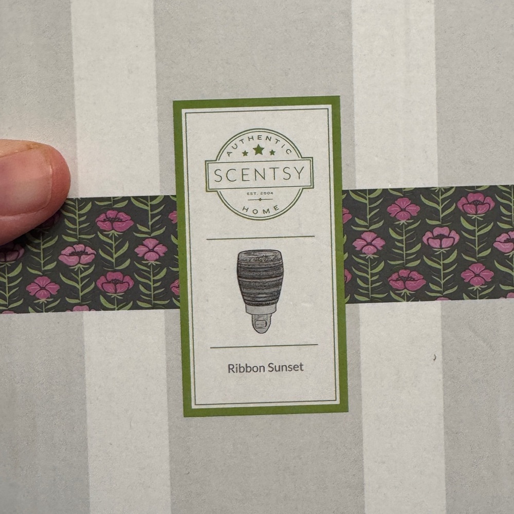 Scentsy Gray and Pink Candle Holder